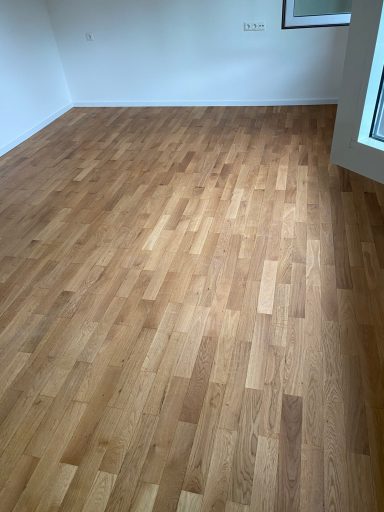 Wohnraum mit dem Parkettboden